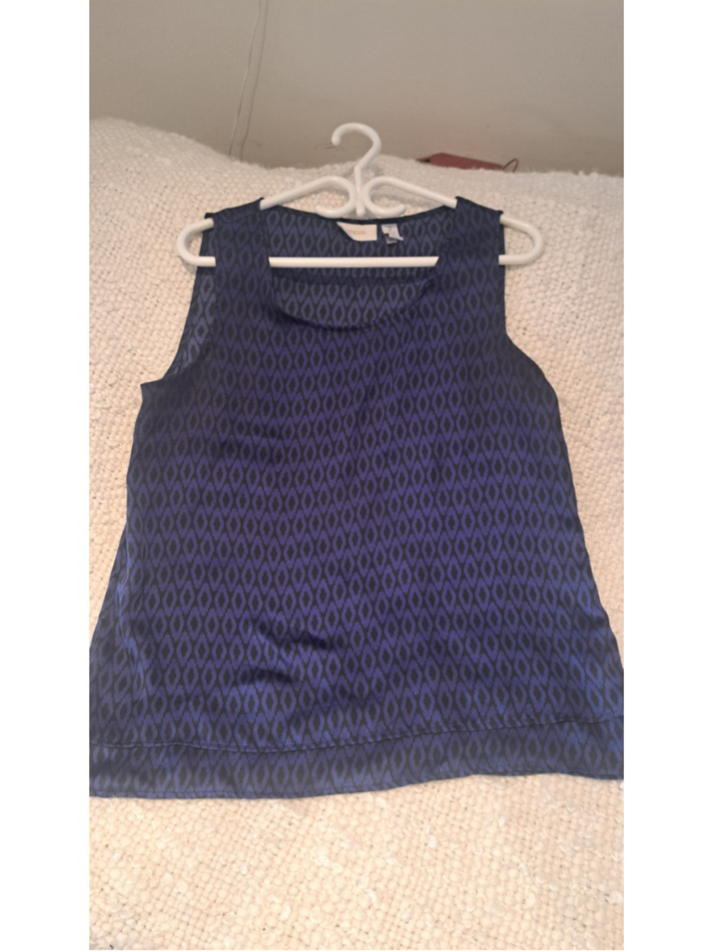 600- Women's Chico's Sleeveless Blouse Size 2 Blue Black Geometric Print